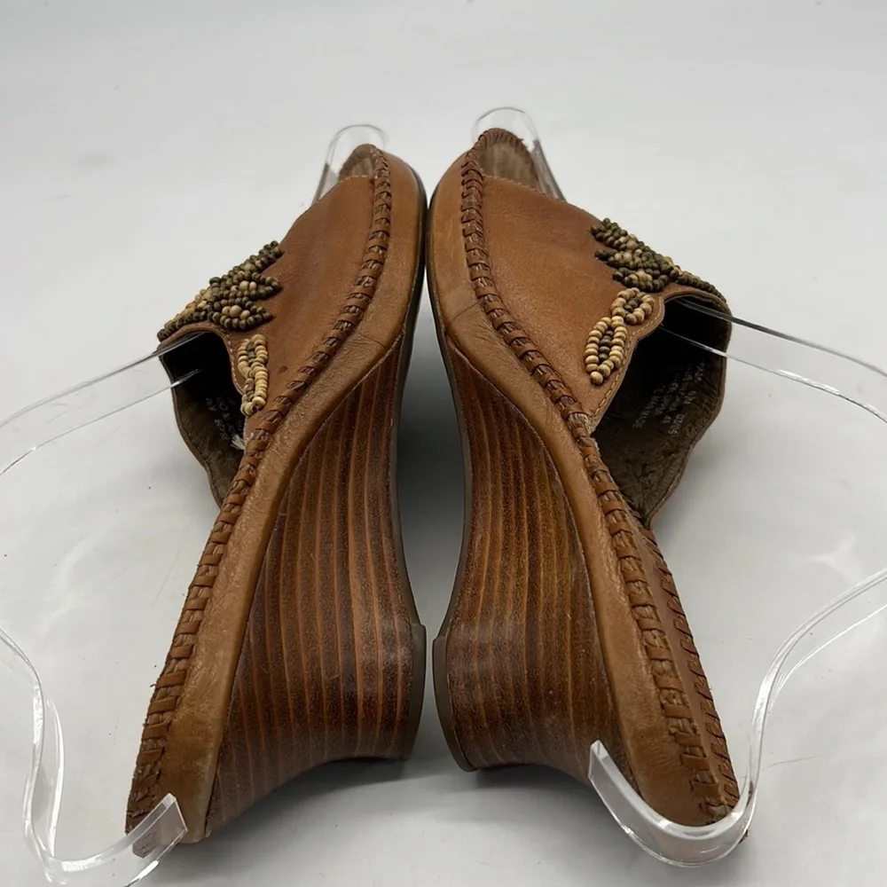 Clarks Artisan Brown Leather Beaded Sandals size 8.5